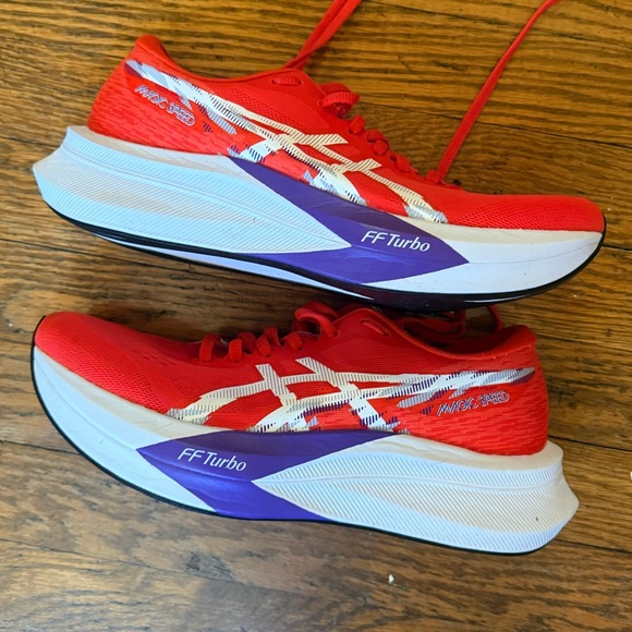 ASICS Magic Speed 4 - Picture 2 of 6